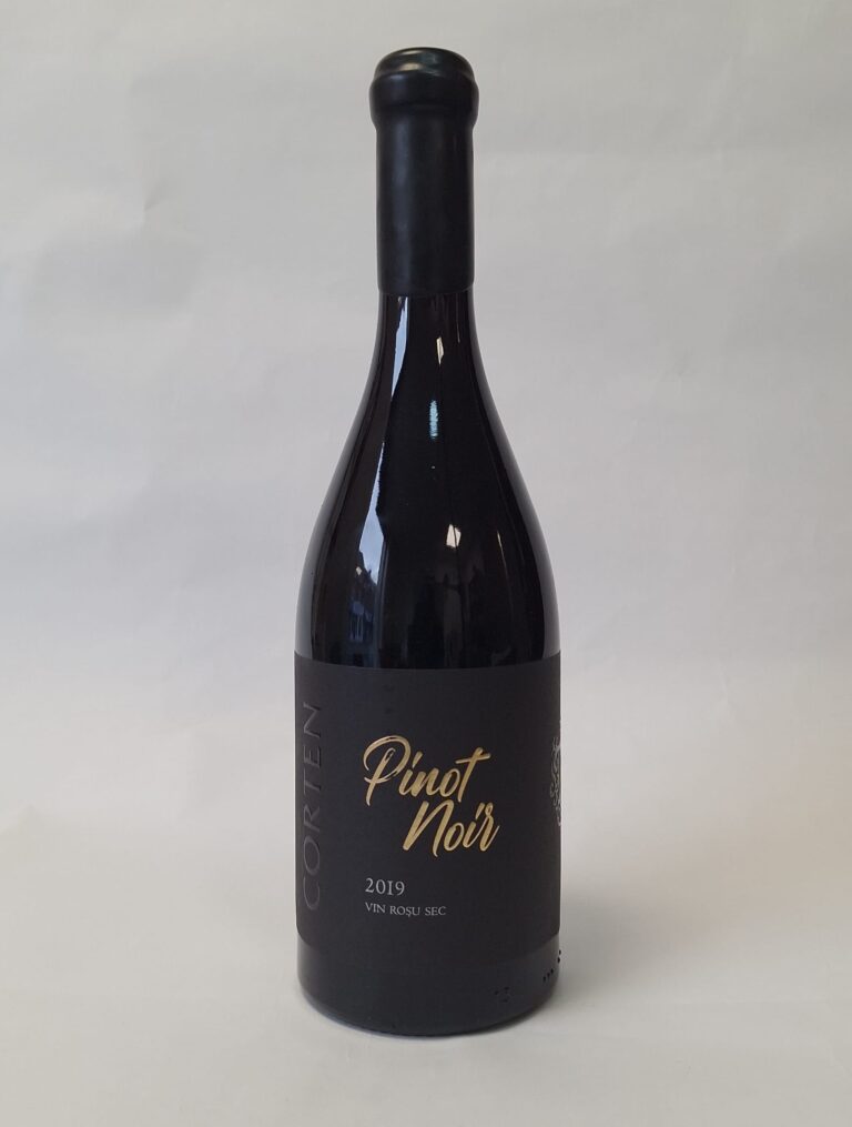 bottle of red wine pinot noir